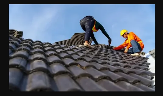 7 Jobsite Waste Planning Decisions That Help Roofing Projects Run More Smoothly in Northern Illinois